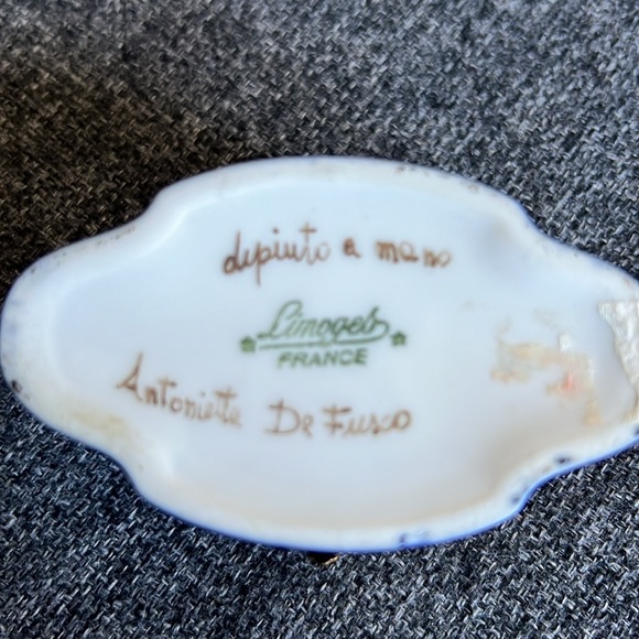 Limoges France Porcelain Decoree, small jewelry trinket box - Picture 3 of 4